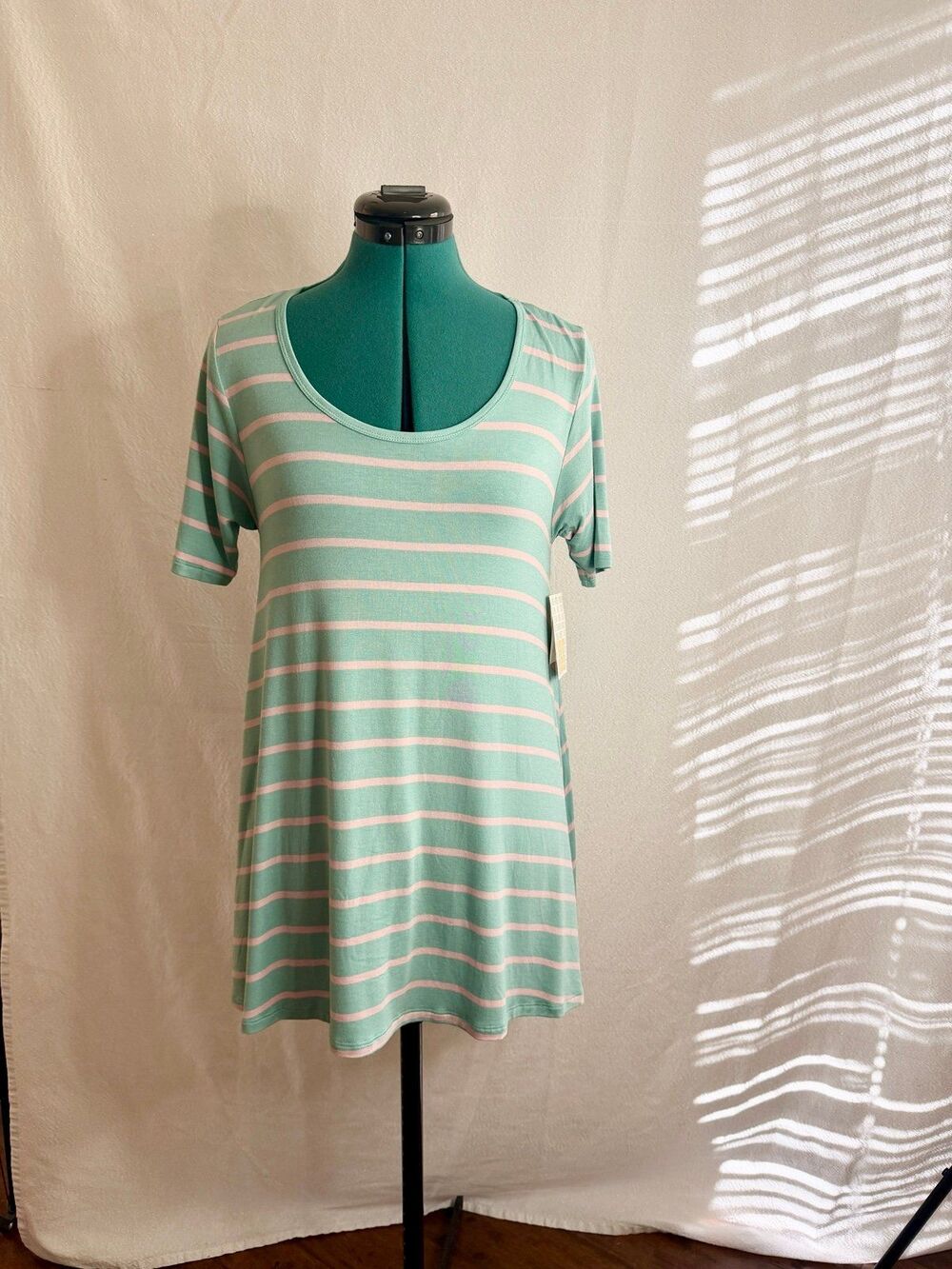 NWT Lularoe mint and white stripe Perfect T